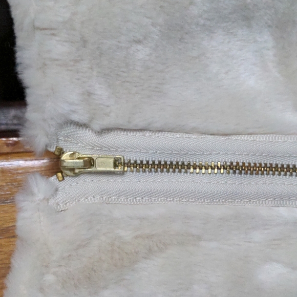 H&M Faux Fur Top - Picture 6 of 6